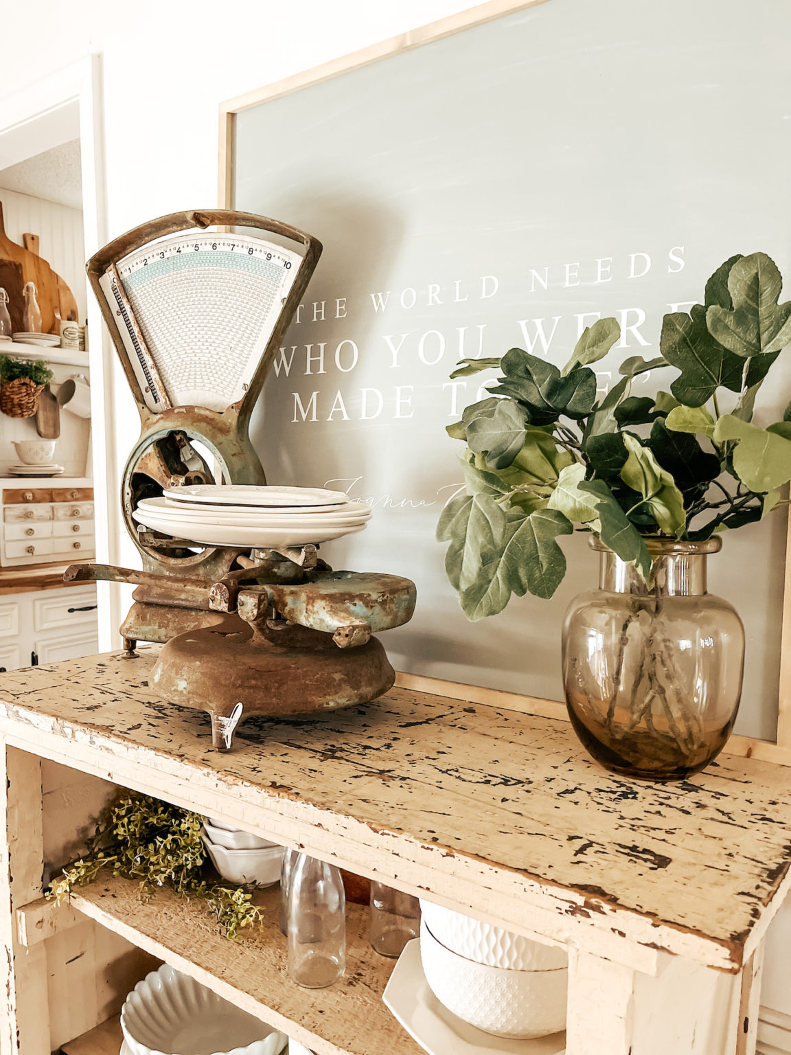 Itty Bitty Farmhouse cozy home inspo and help with social media for