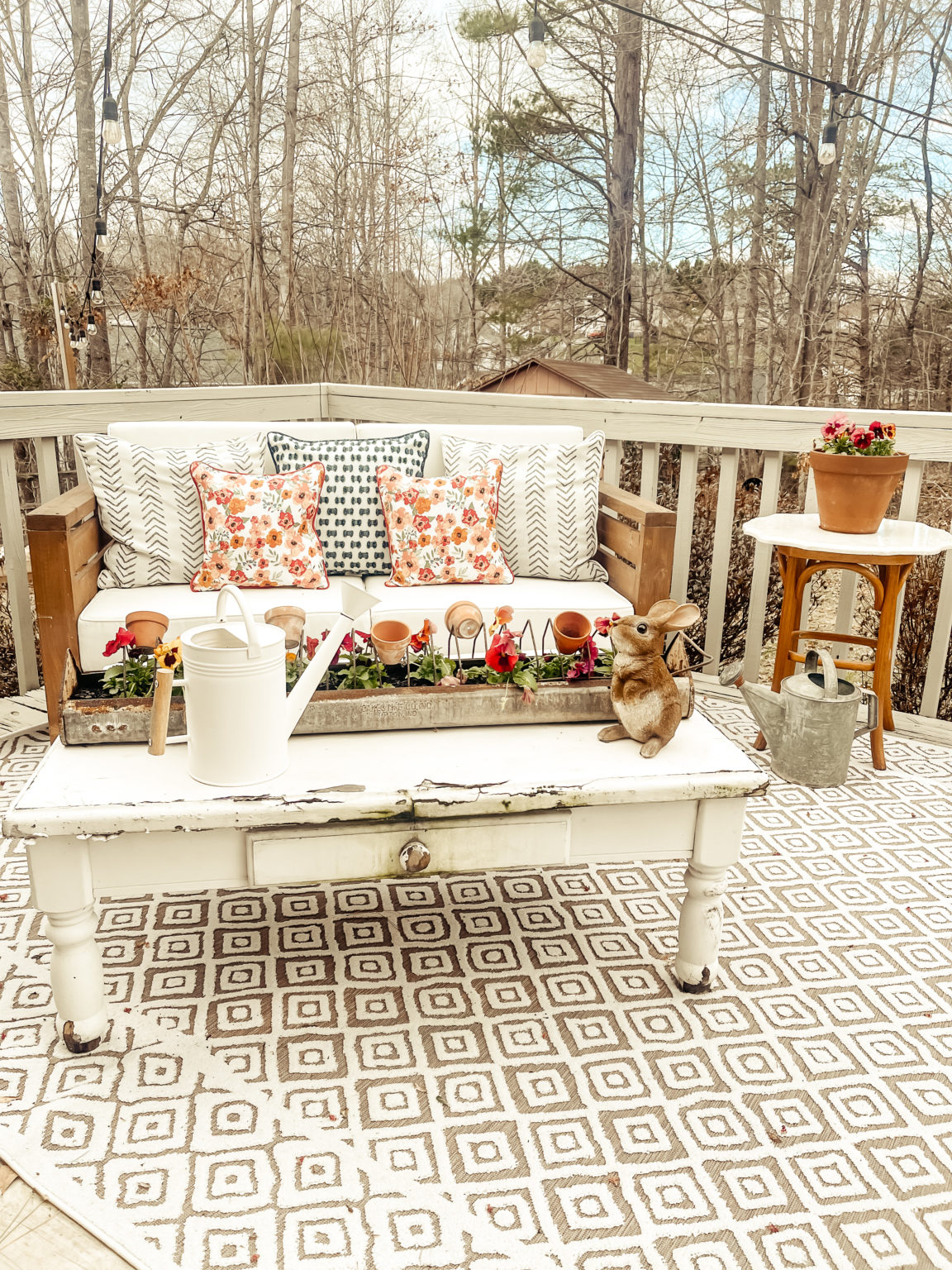 Itty Bitty Farmhouse cozy home inspo and help with social media for businesses Decor and Blog